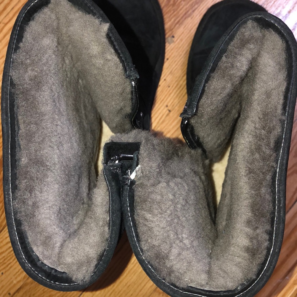 UGG Boots - Picture 5 of 8